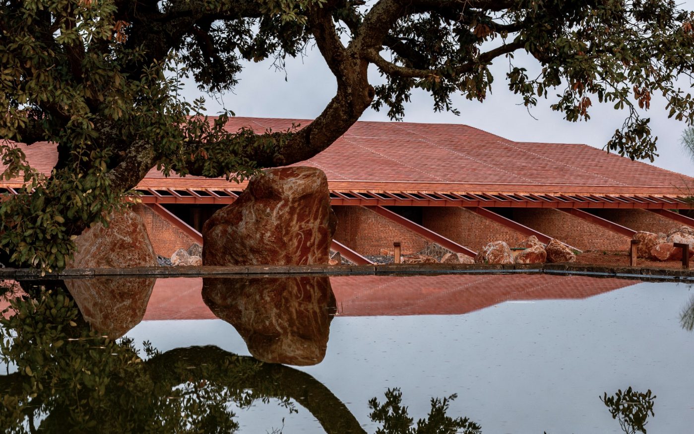 Warehouse and Offices in Jalisco Brick Award 26 Nominee Category Working together