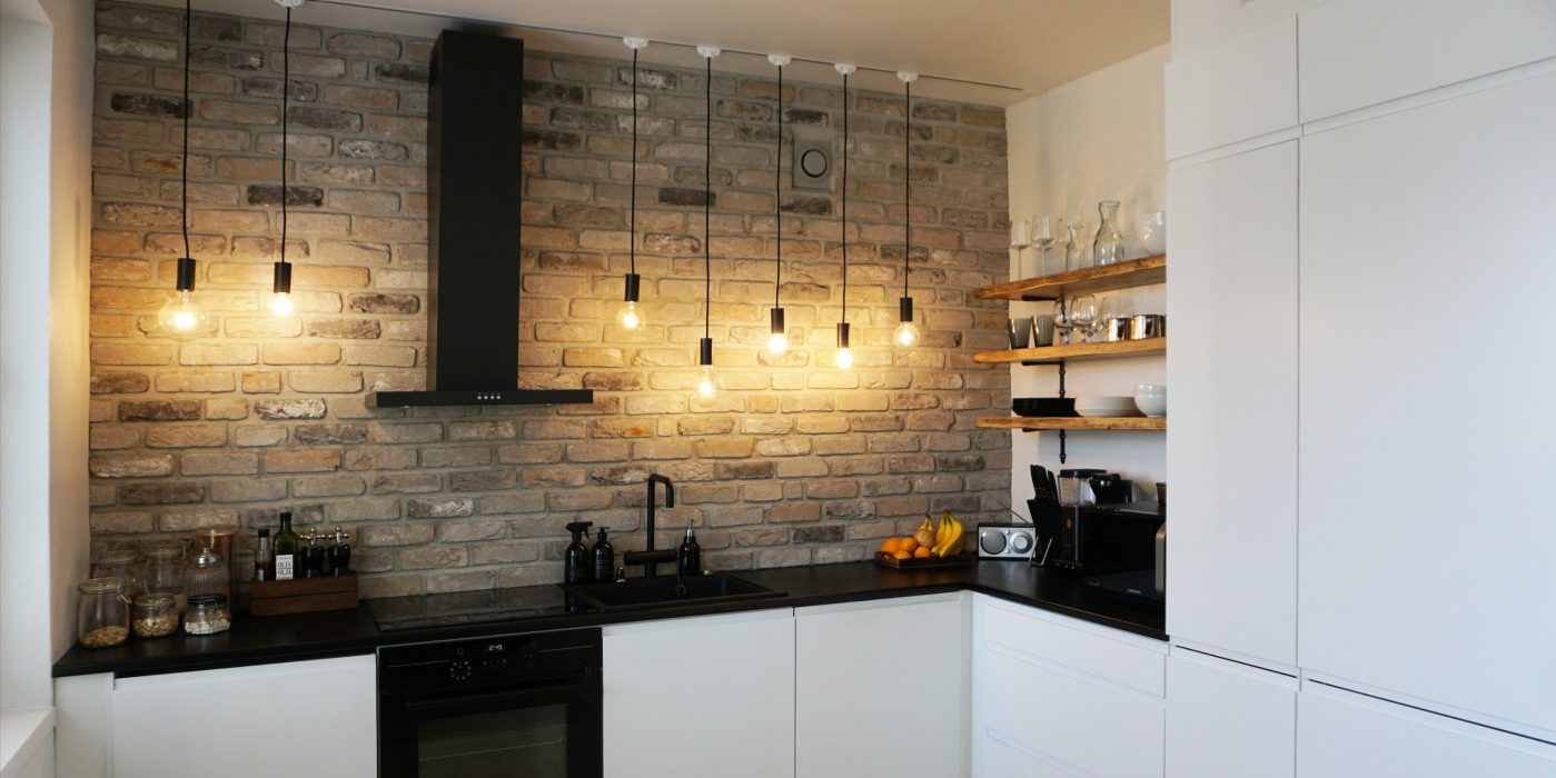 Keittiön saneeraus tiililaatoilla Tampereella, Rustica Oud Leerne