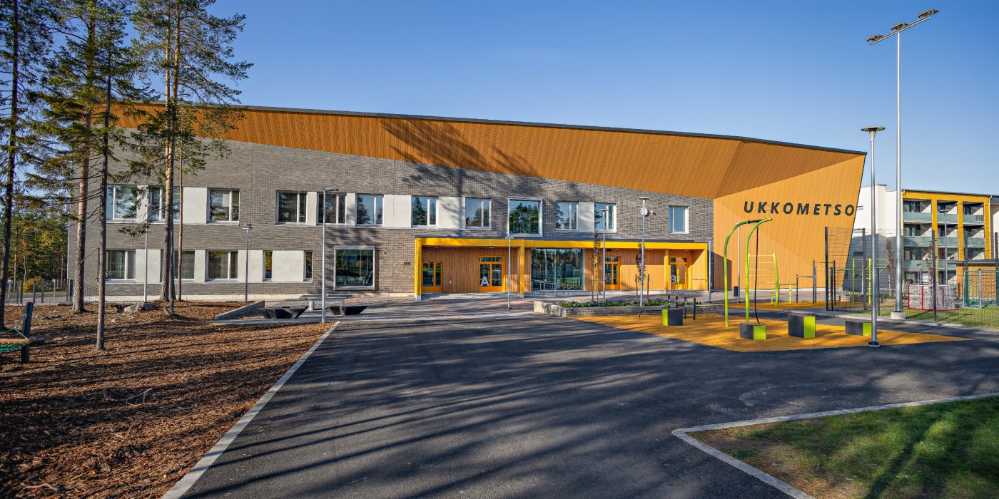 Ukkometson koulu, kennoharkkorunko