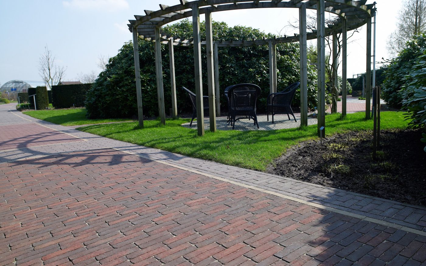 New construction exhibit gardens, The gardens of Appeltern, Apeltern. Pavers: Auraton WF, Auraton wasserstrich getrommeld df,  Auraton WS Getrommeld WF, Novoton wasserstrich getrommeld wf, Padova getrommeld uwf, Varia wasserstrich getrommeld wf, wf Latina wf Omber.