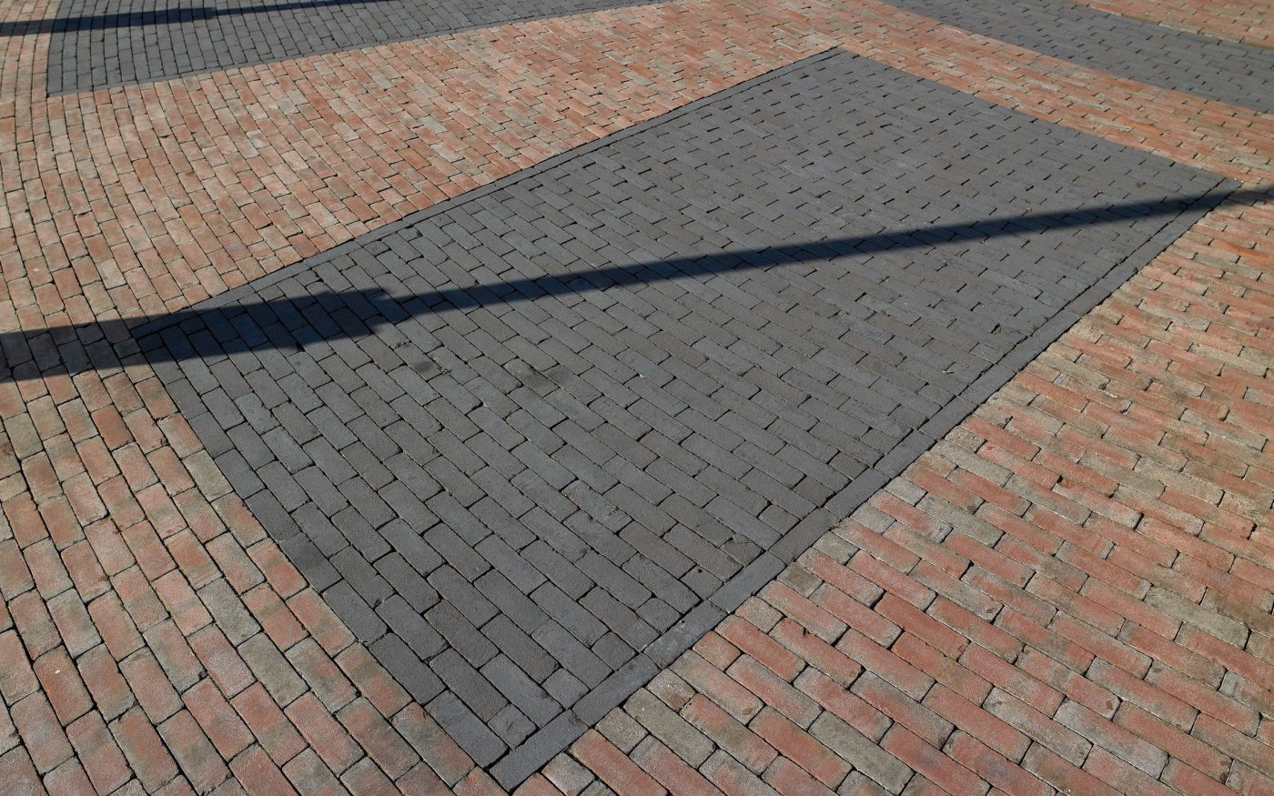 Renovation street, square and parking zones | TVM main office, Hoogeveen | Pavers: Ravenna DF and Nero DF