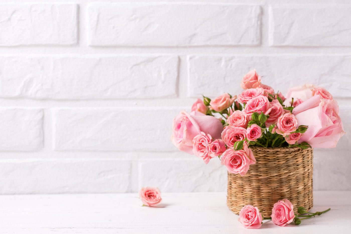 Ruusukori tiiliseinä