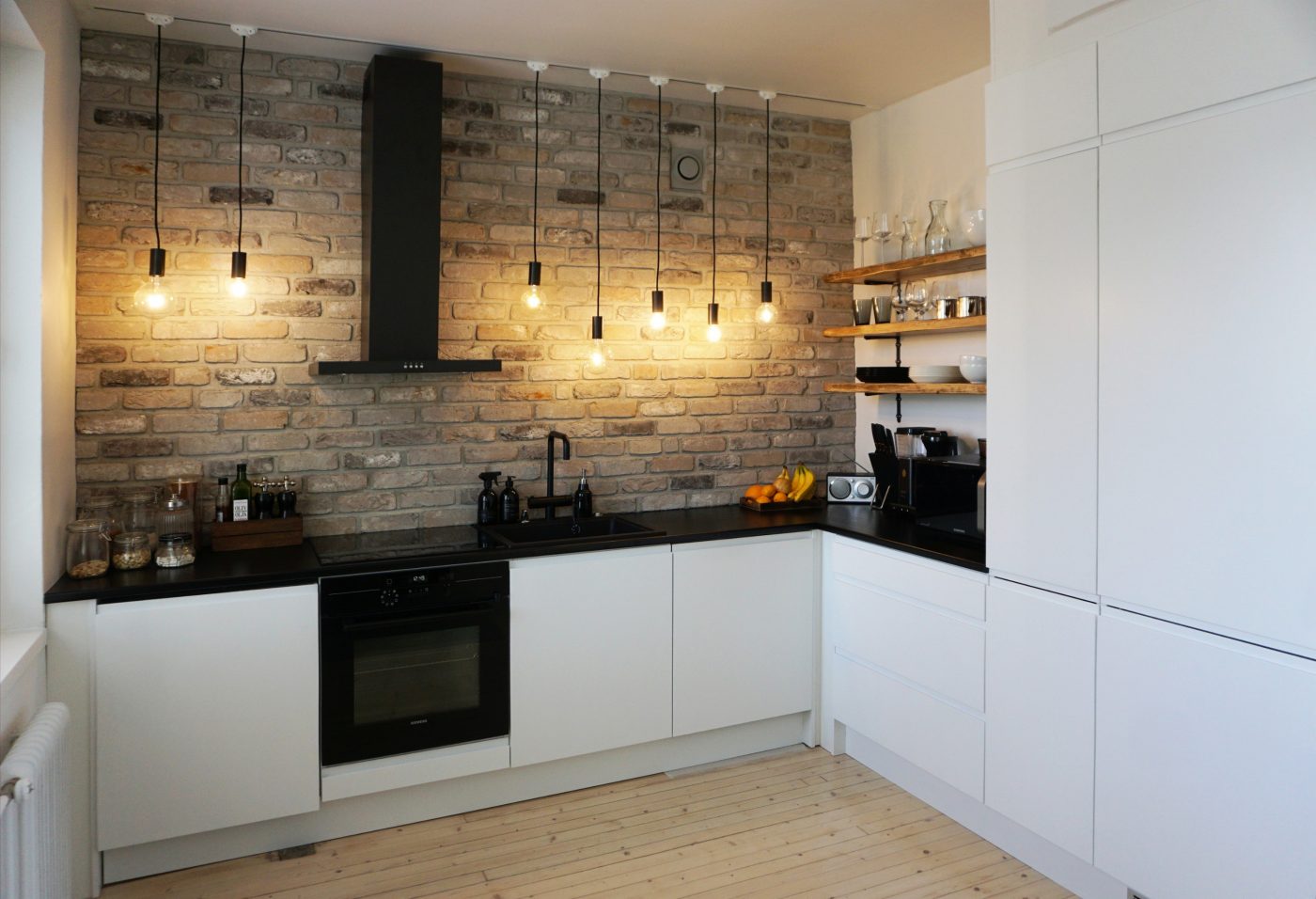 Keittiön saneeraus tiililaatoilla Tampereella, Rustica Oud Leerne