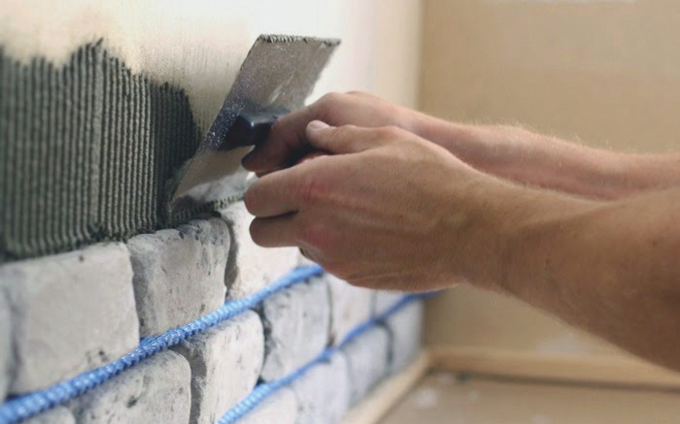 Sisustustiililaattojen asennus