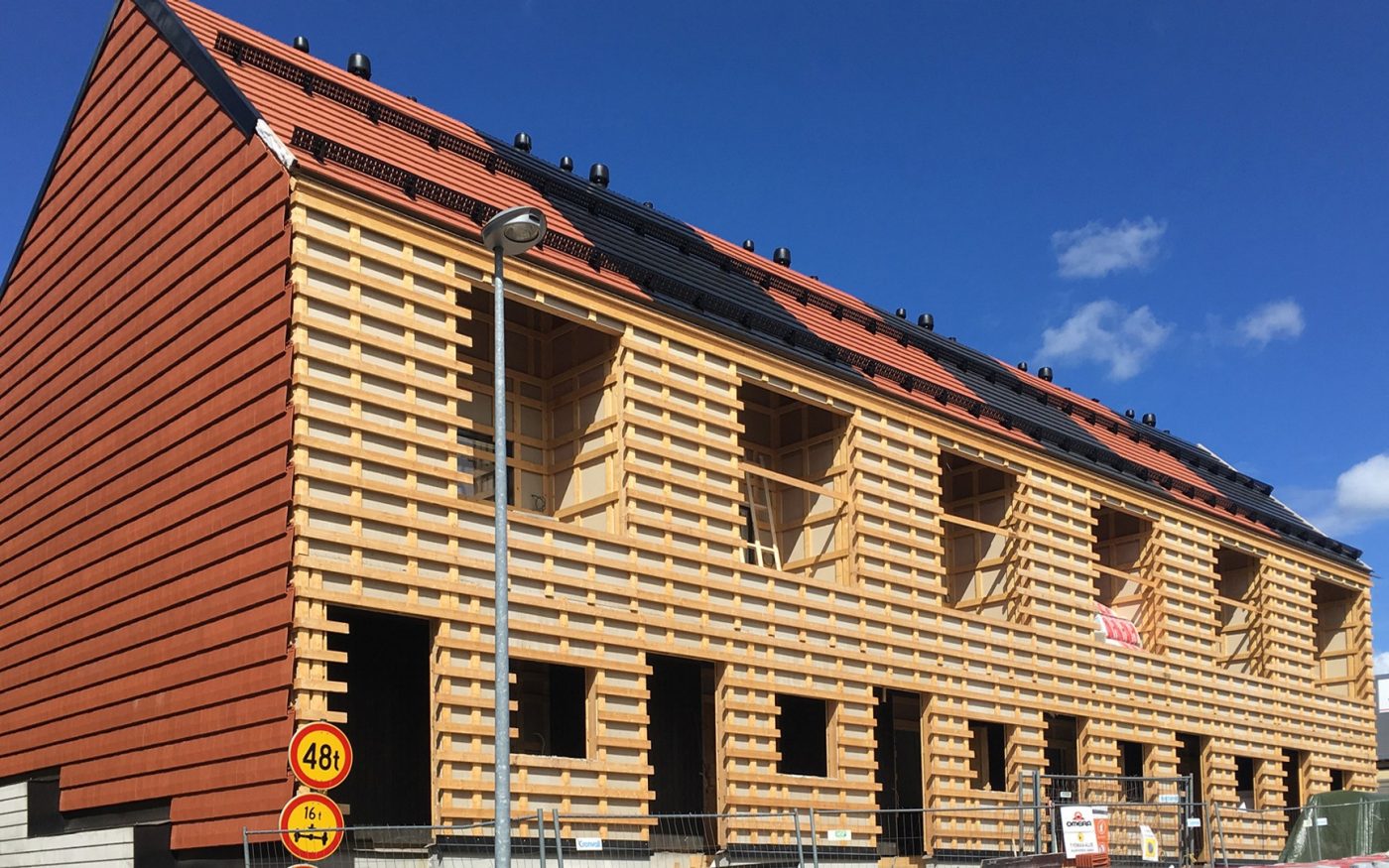 Julkisivun asennus ja muuraus