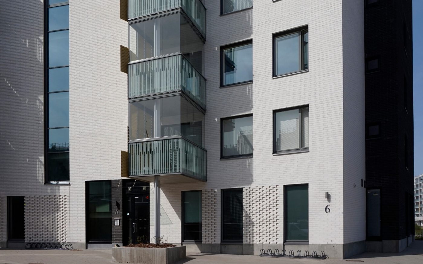 Kerrostalo Vermo Superwhite Retro reliefitiili