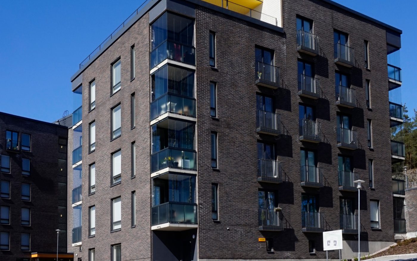 Kummelivuorentie asuinkerrostalot Graniitinkirjava Makasiini