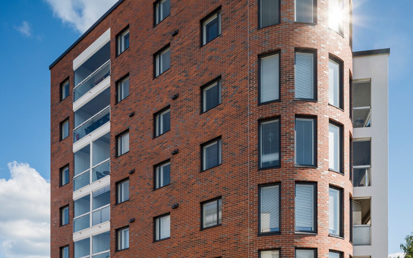 Asuinkerrostalo Mikkeli Linnankatu 8 R-punainen sileä