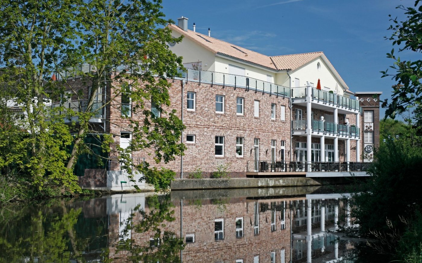 ravello, brick, terca, back view, river