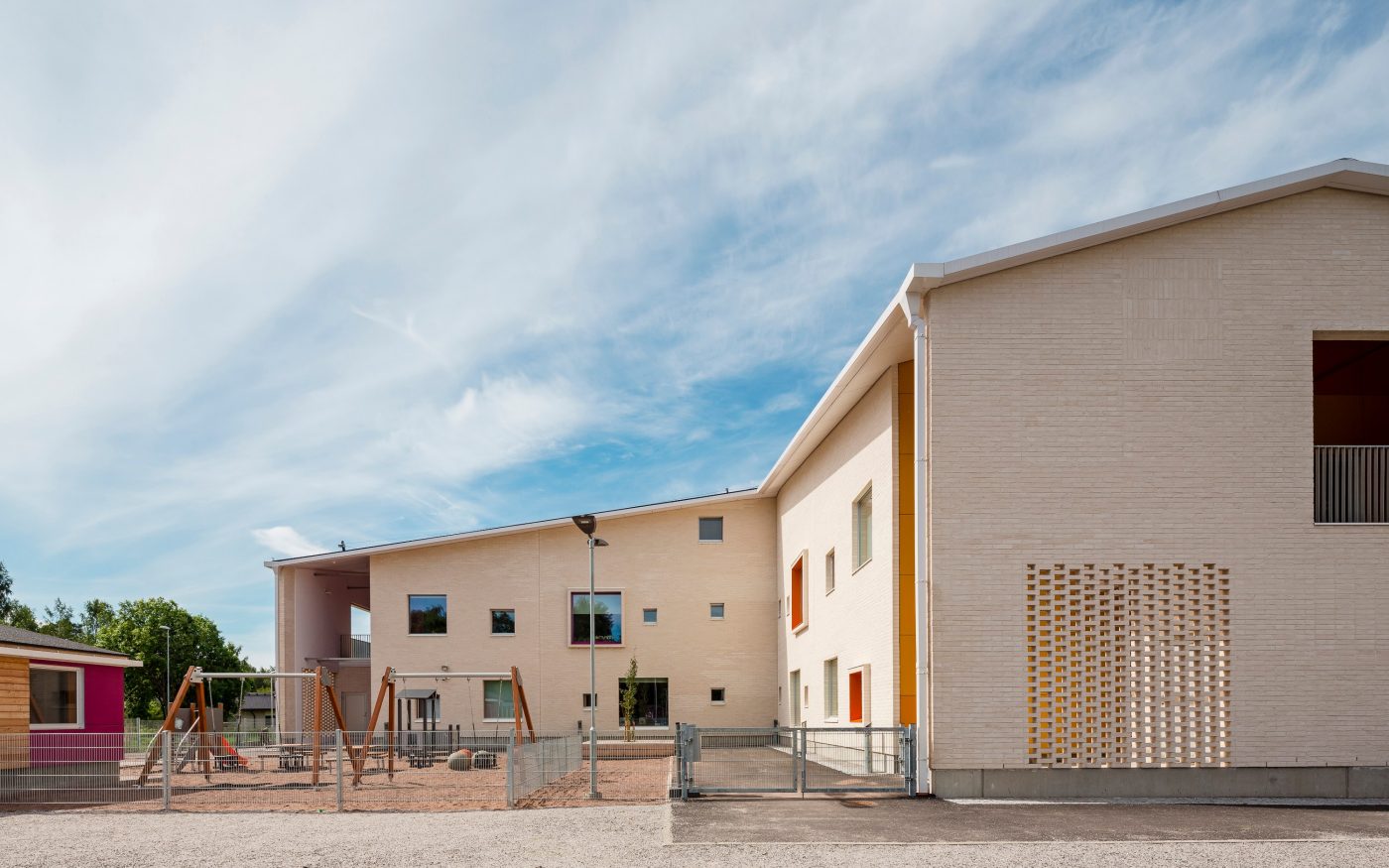 Alakoulu ja päiväkoti, Ojaniittutalo, Lohja