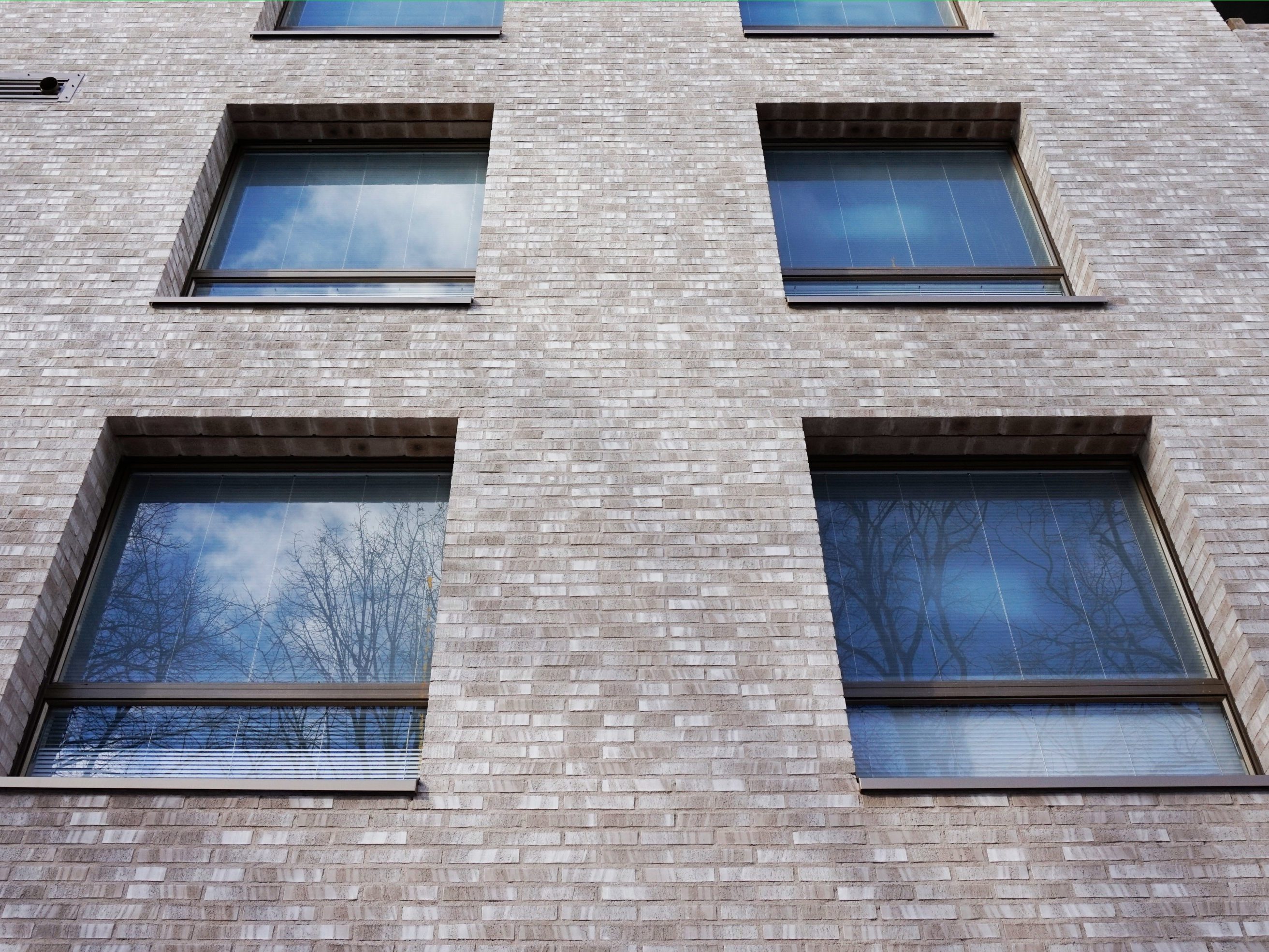 Vallilan salaisuus -asuinkerrostaloissa tiilipalkit