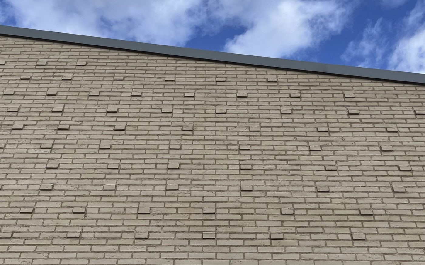 Asuinrakennus ja kauppa Larin Kyostin tie