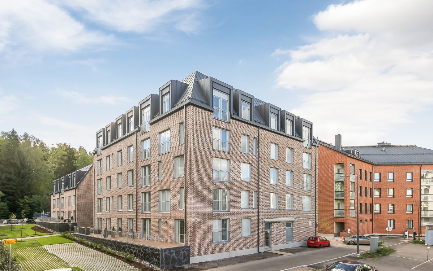 Reviisorinkatu 6 kerrostalo julkisivutiili Pastorale