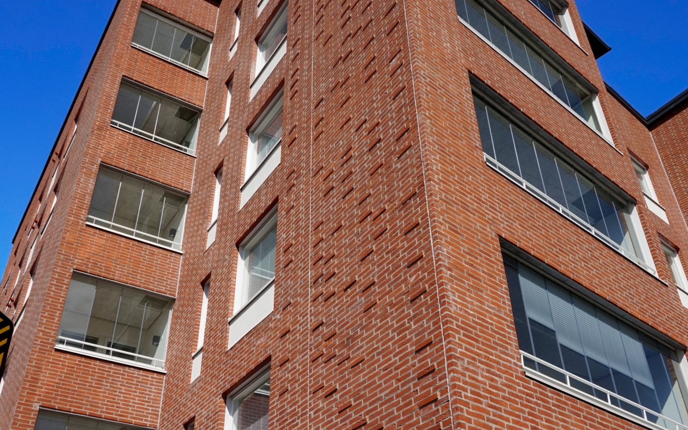 Kerrostalo Pataljoonantie Tuusula Punainen Retro