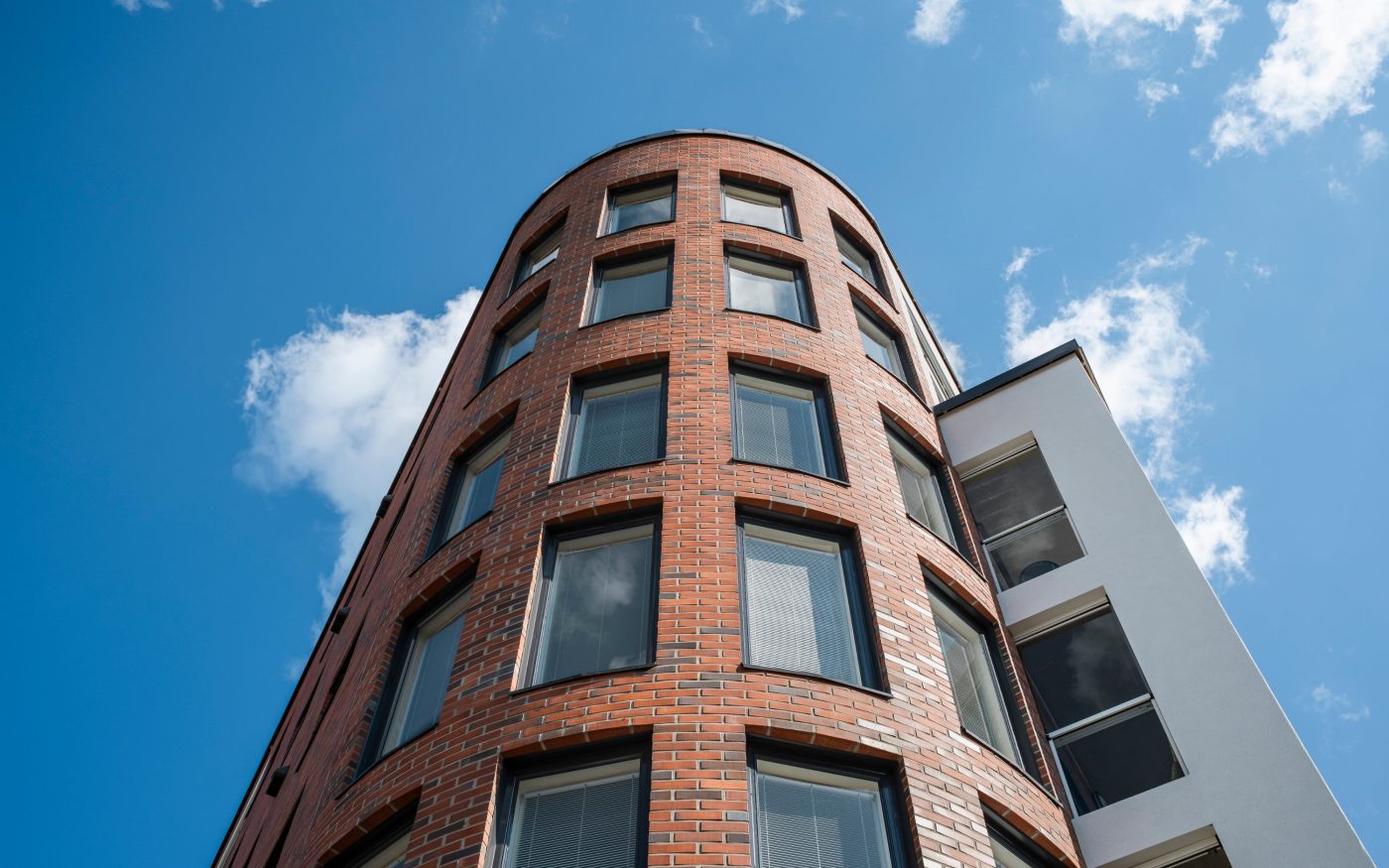 Asuinkerrostalo Mikkeli Linnankatu 8 R-punainen sileä