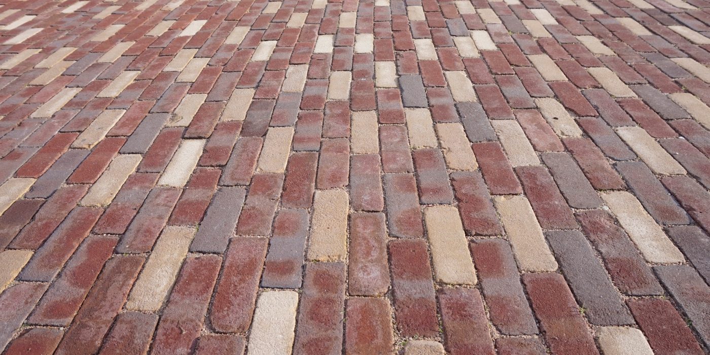 Westermarckin puisto, Järvenpää, bulevardin kiveys Siena ja Padova sekoitus