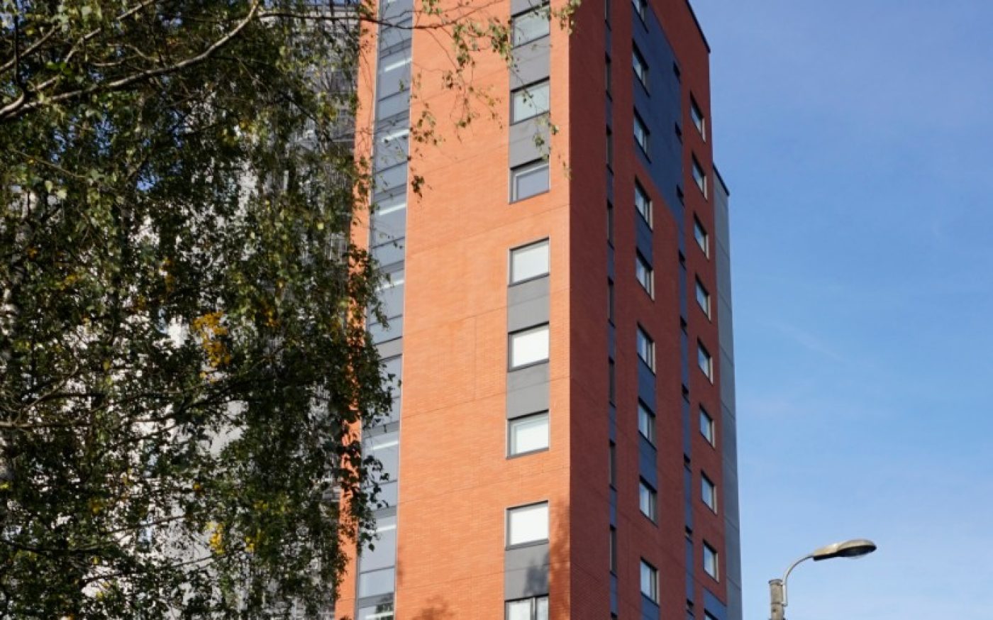 Liike- ja asuintalo Ylöjärvellä