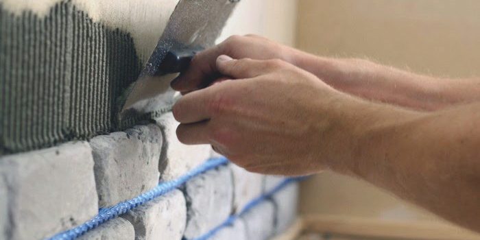 Sisustustiililaattojen asennus