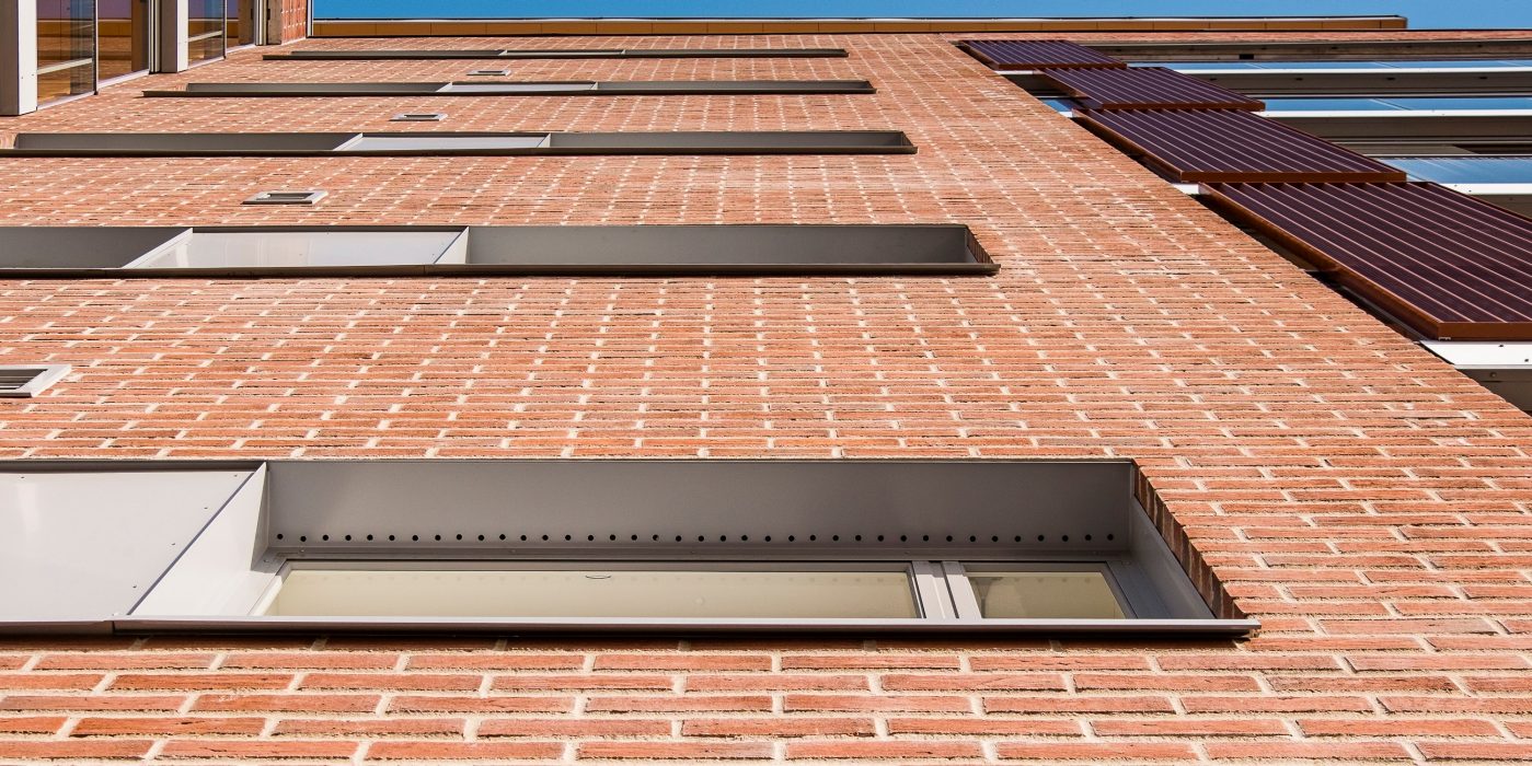 Telakkarannan asuinalue, Turku, Ruskonkirjava Makasiini