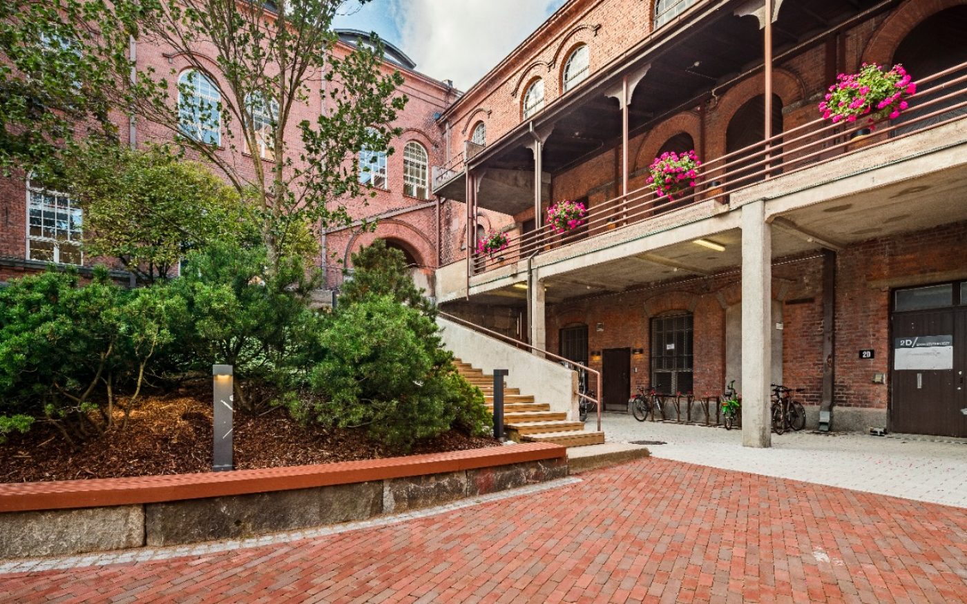 The renovation of Frenckell market place and yard with Padova pavers, old historic surroundings