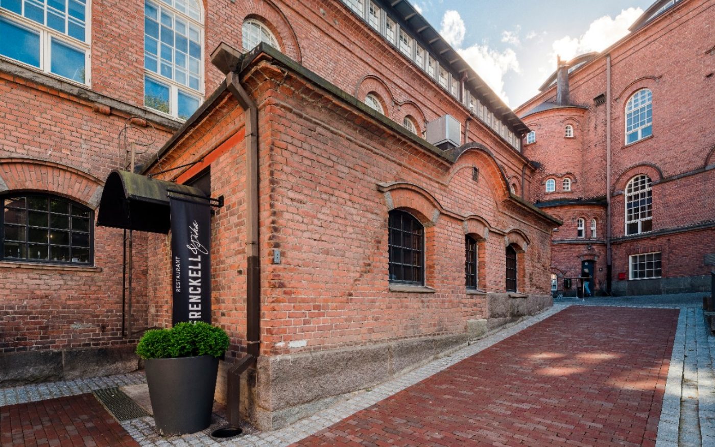 The renovation of Frenckell market place and yard with Padova pavers, old historic surroundings