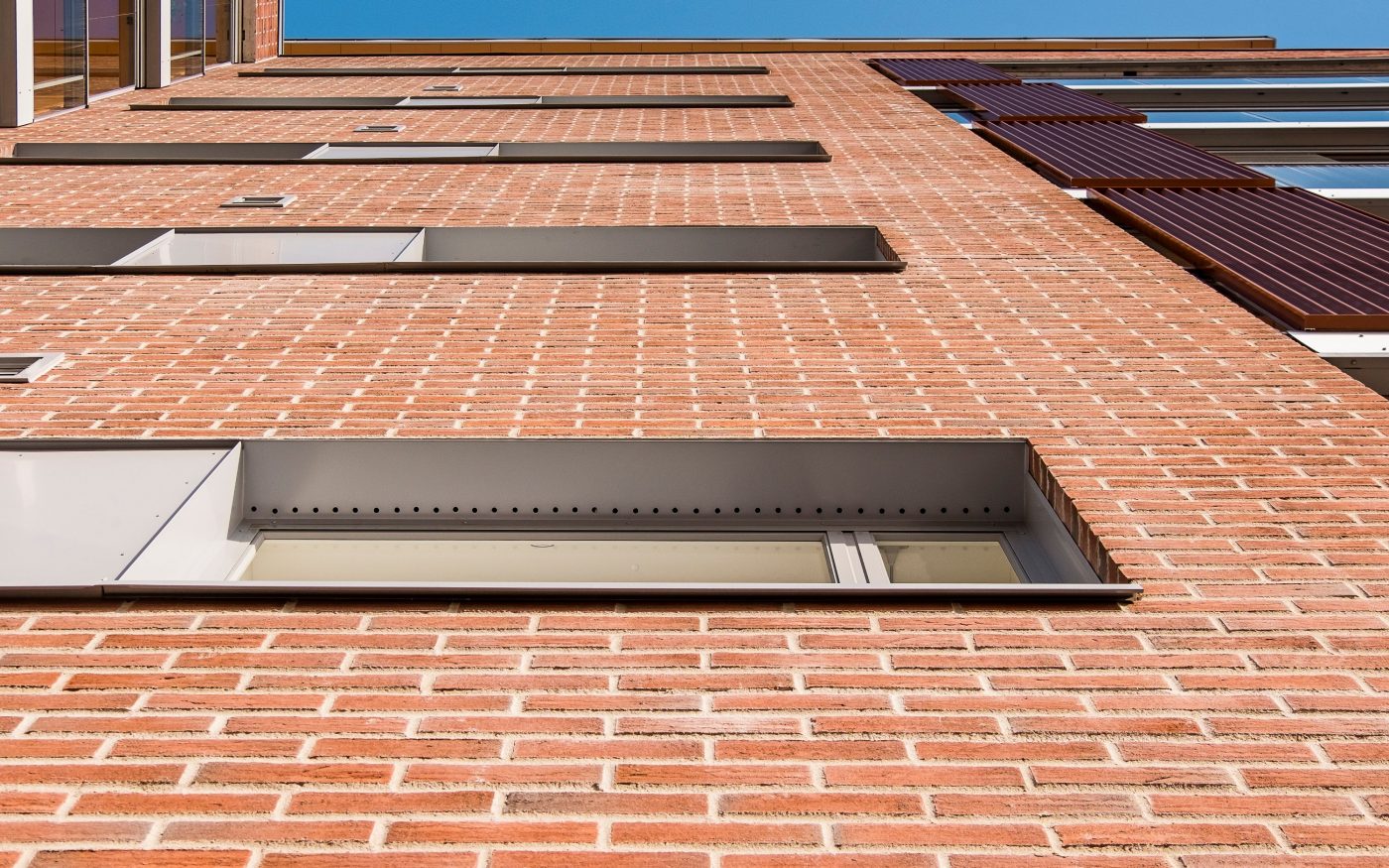 Telakkarannan asuinalue, Turku, Ruskonkirjava Makasiini