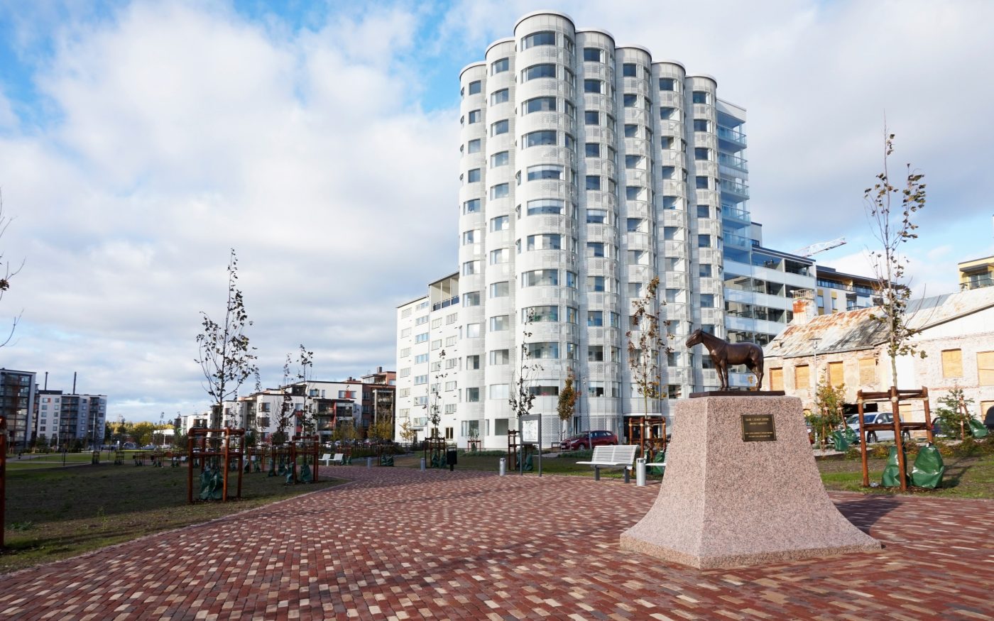 Westermarckin puisto, Järvenpää, bulevardin kiveys Siena ja Padova sekoitus