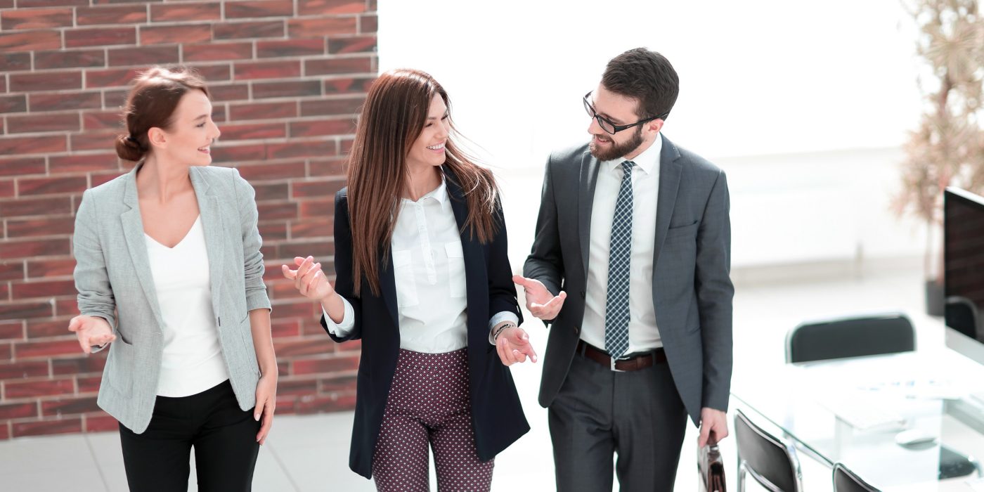 Ihmiset toimistossa rekry